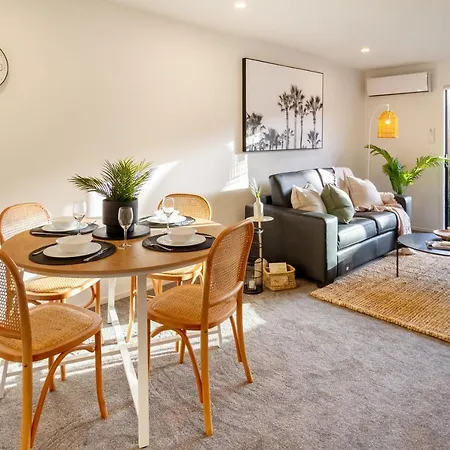 Garden City Getaway 2 Bed With Sofa Bed 1 Bath